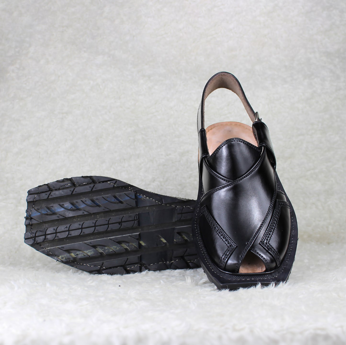 China Cut Black tyre sole